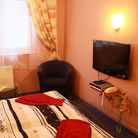 Garni Hotel Anne-Mary Piest'any Dış mekan fotoğraf