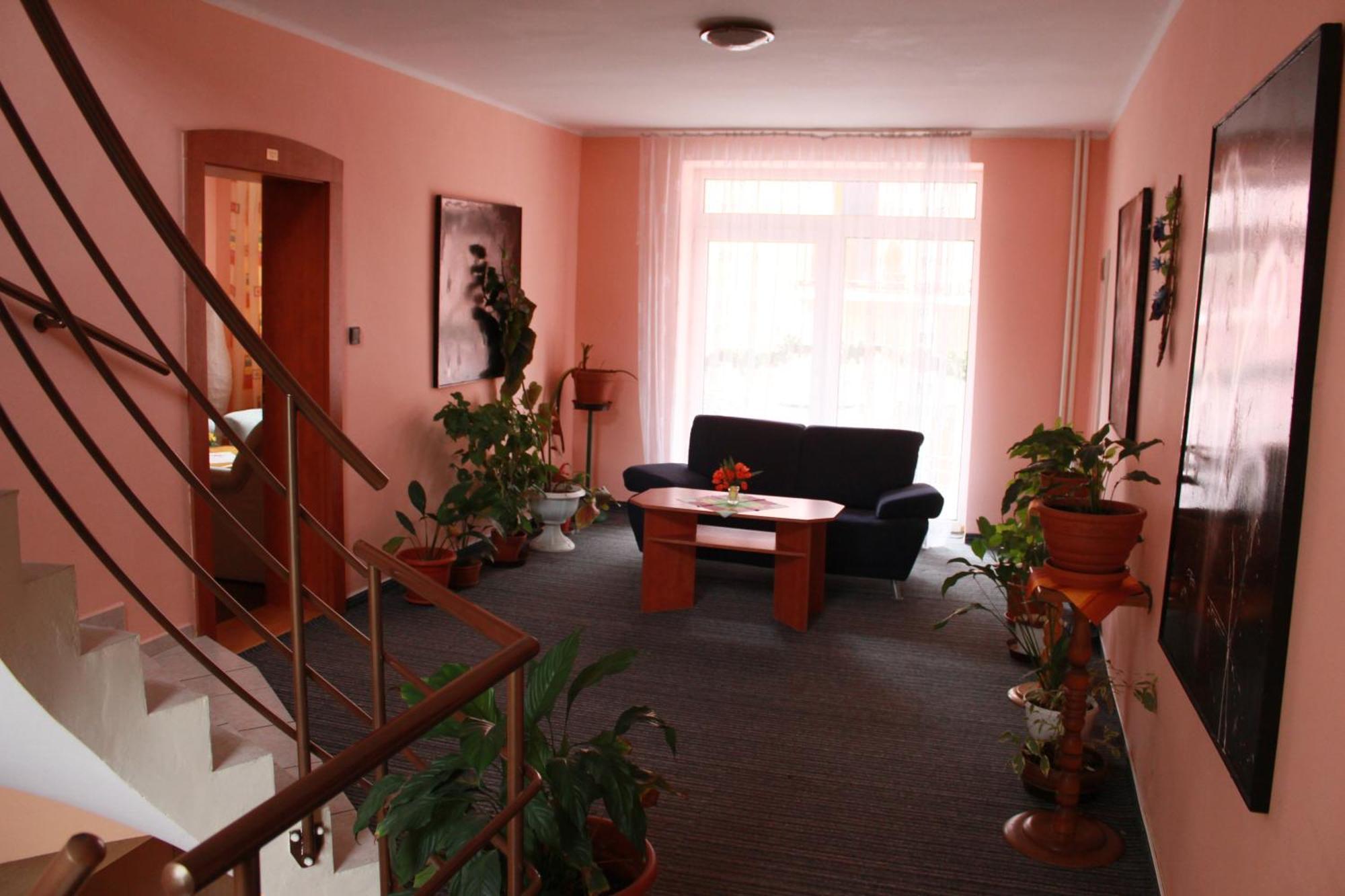 Garni Hotel Anne-Mary Piest'any Dış mekan fotoğraf