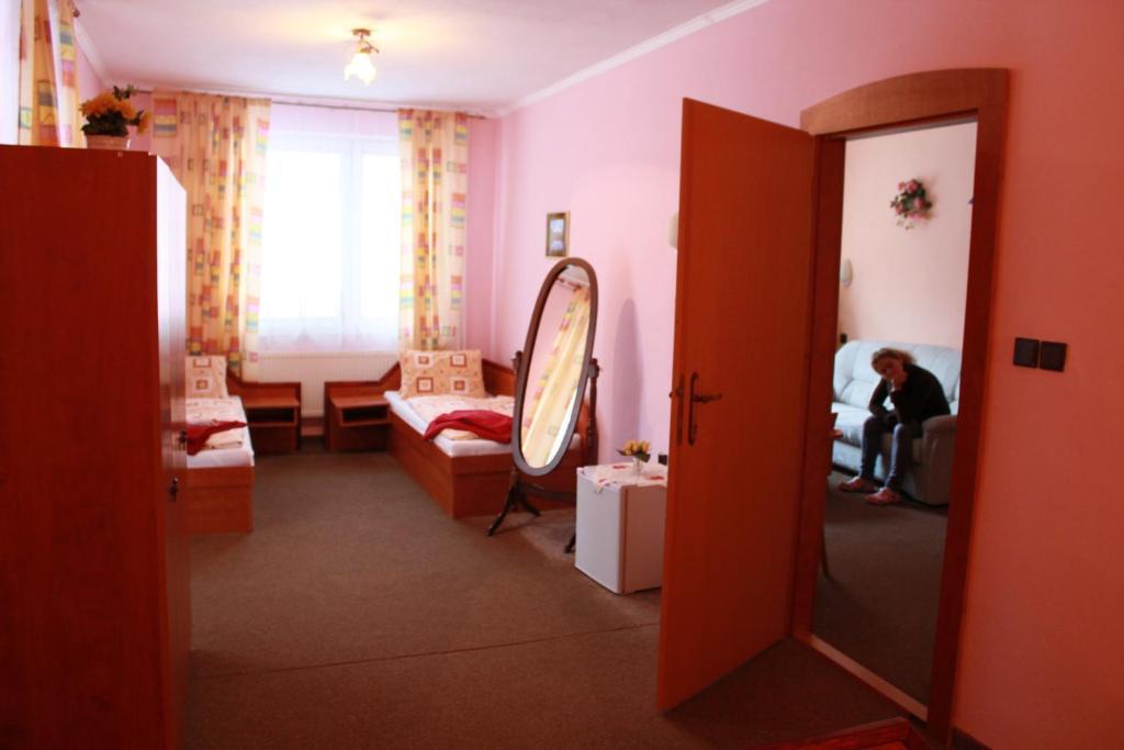 Garni Hotel Anne-Mary Piest'any Oda fotoğraf