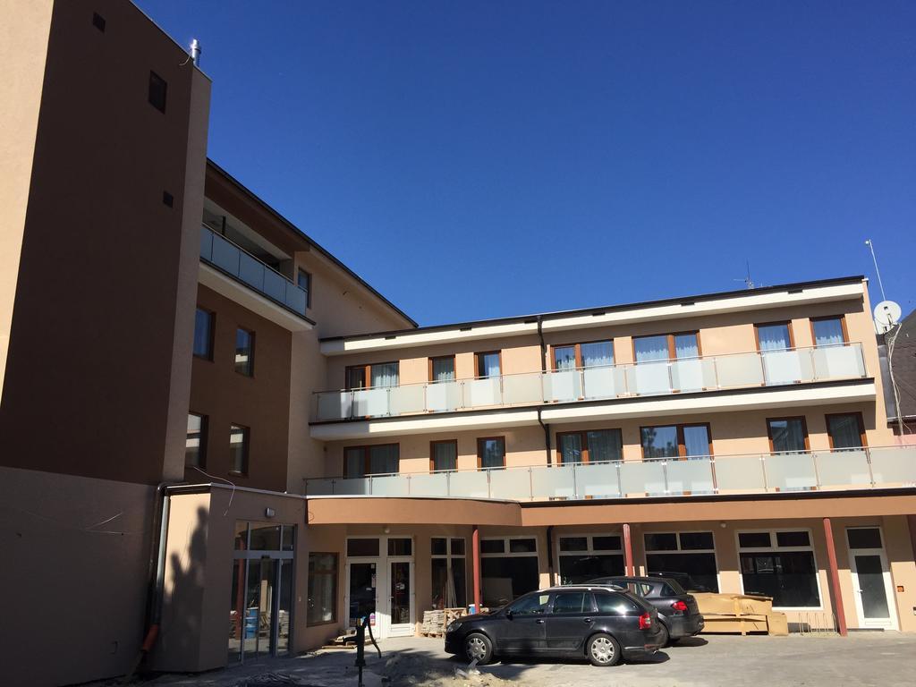 Garni Hotel Anne-Mary Piest'any Dış mekan fotoğraf