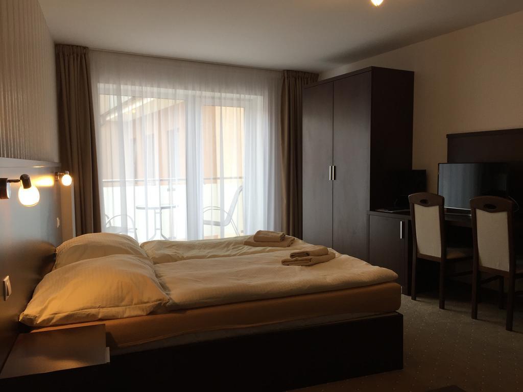 Garni Hotel Anne-Mary Piest'any Dış mekan fotoğraf