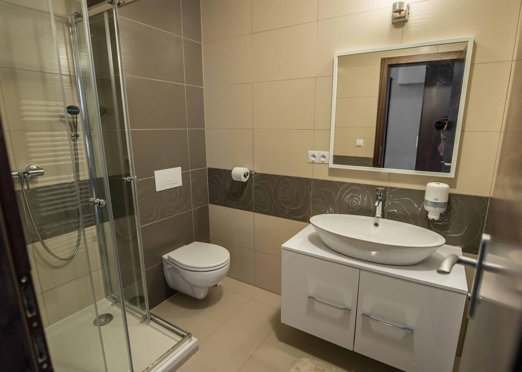 Garni Hotel Anne-Mary Piest'any Dış mekan fotoğraf
