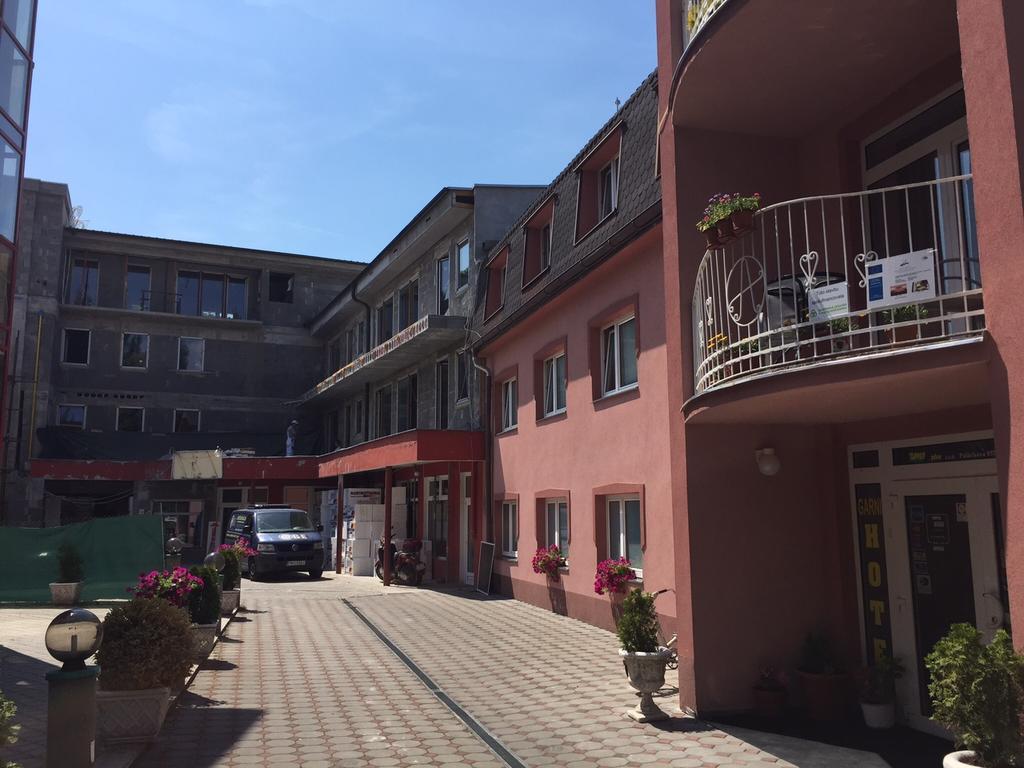 Garni Hotel Anne-Mary Piest'any Dış mekan fotoğraf