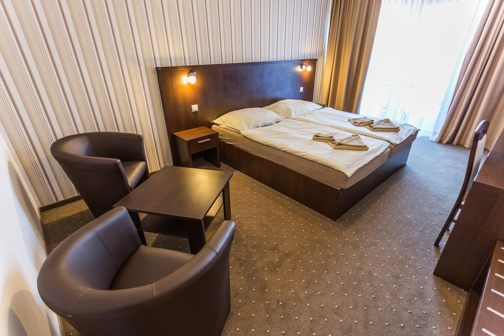 Garni Hotel Anne-Mary Piest'any Dış mekan fotoğraf