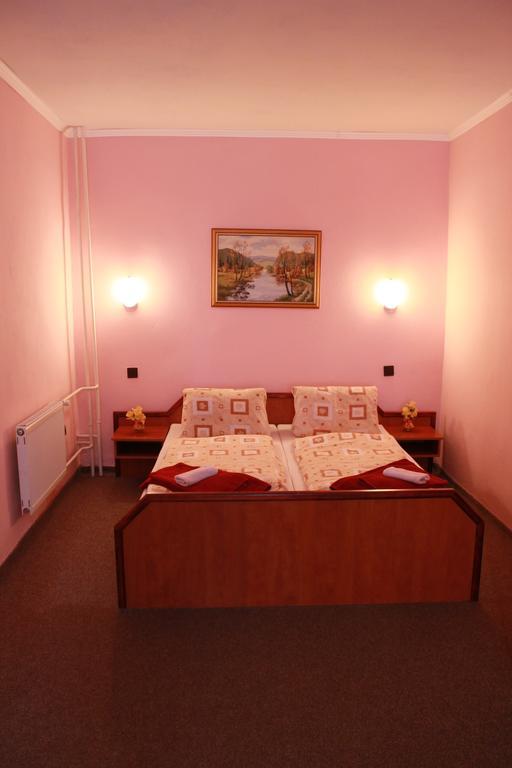 Garni Hotel Anne-Mary Piest'any Dış mekan fotoğraf
