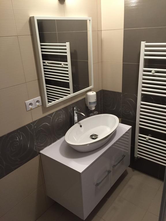 Garni Hotel Anne-Mary Piest'any Dış mekan fotoğraf