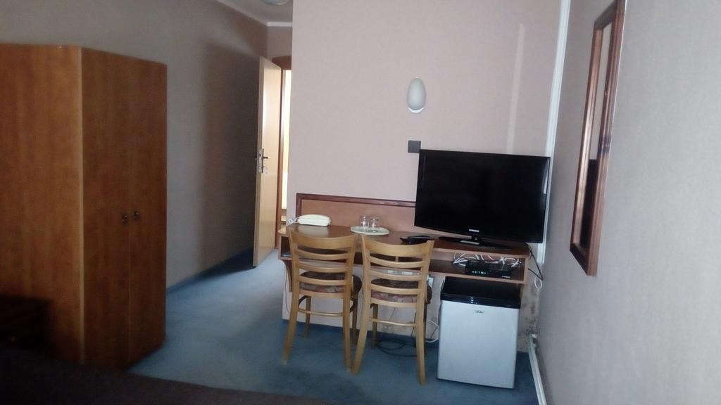 Garni Hotel Anne-Mary Piest'any Dış mekan fotoğraf