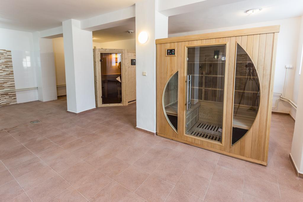 Garni Hotel Anne-Mary Piest'any Dış mekan fotoğraf