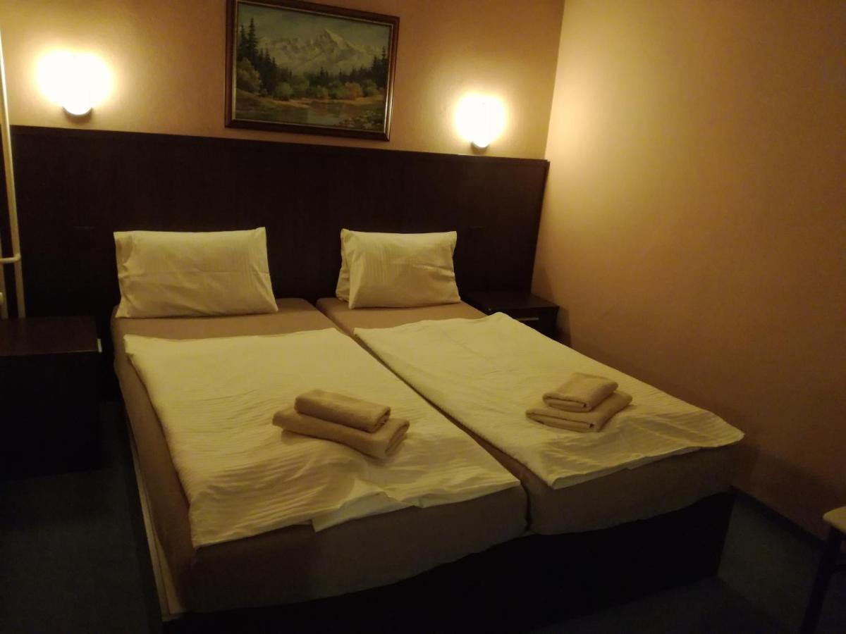 Garni Hotel Anne-Mary Piest'any Dış mekan fotoğraf