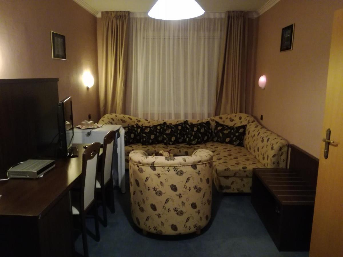 Garni Hotel Anne-Mary Piest'any Dış mekan fotoğraf