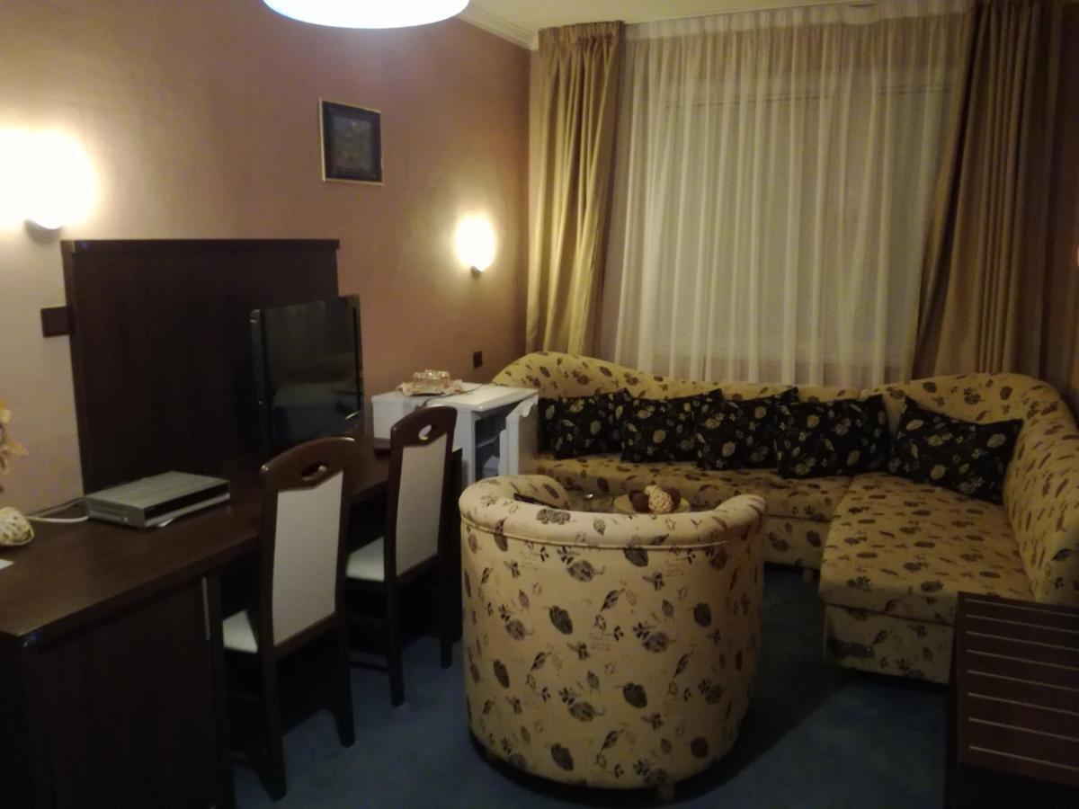 Garni Hotel Anne-Mary Piest'any Dış mekan fotoğraf